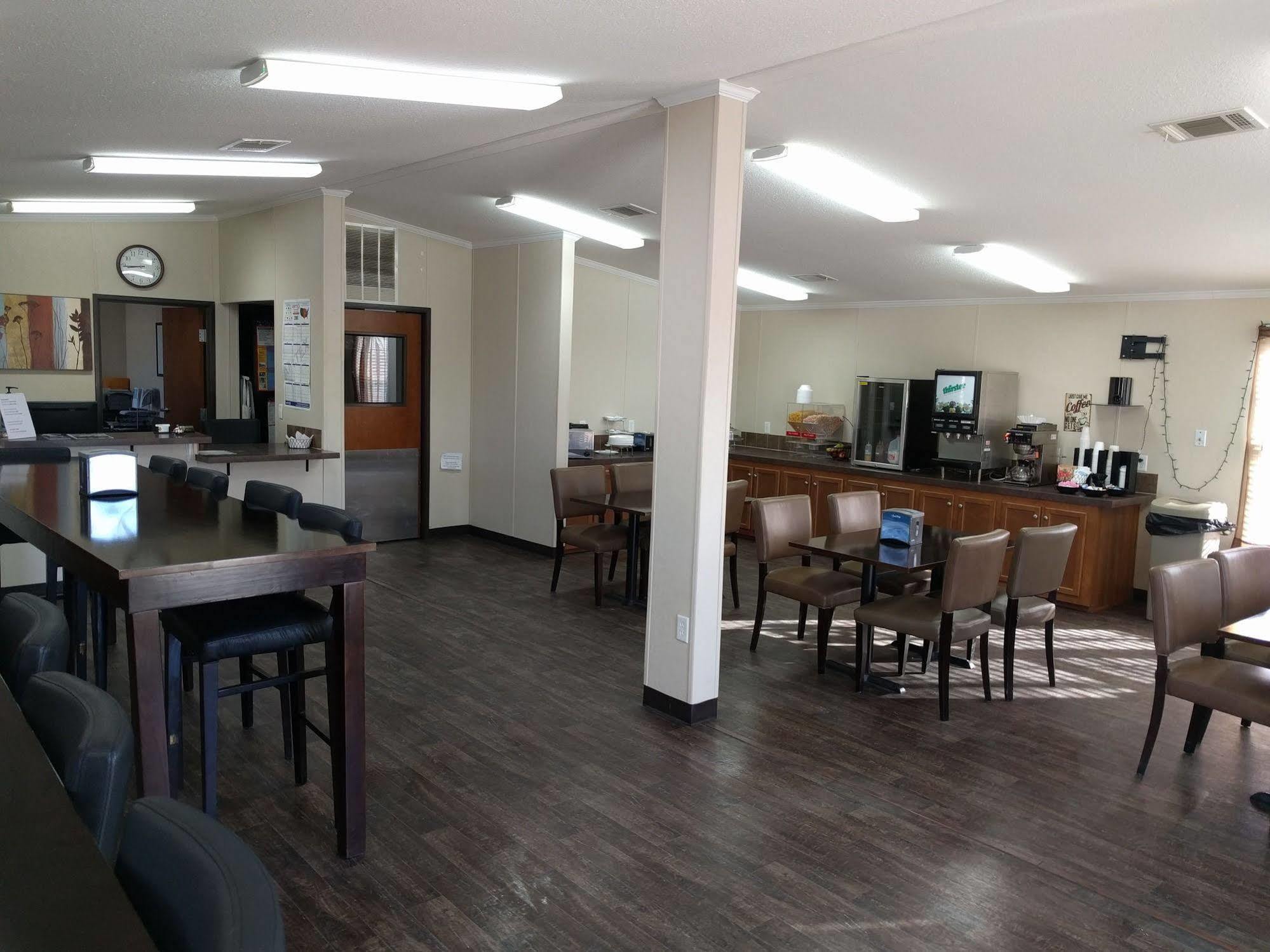 Shale Lodging Hobbs Bagian luar foto
